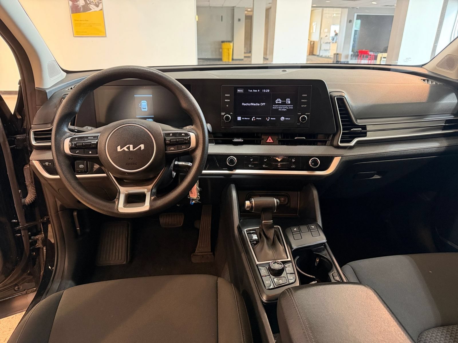 Used 2025 Kia Sportage LX AWD/4WD image 33