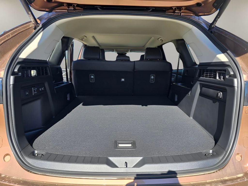 New 2025 MAZDA CX-70 Plug-In Hybrid w/ Premium Pkg image 30