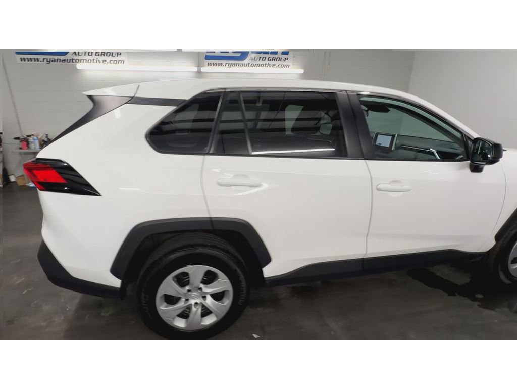 Used 2024 Toyota RAV4 LE image 9