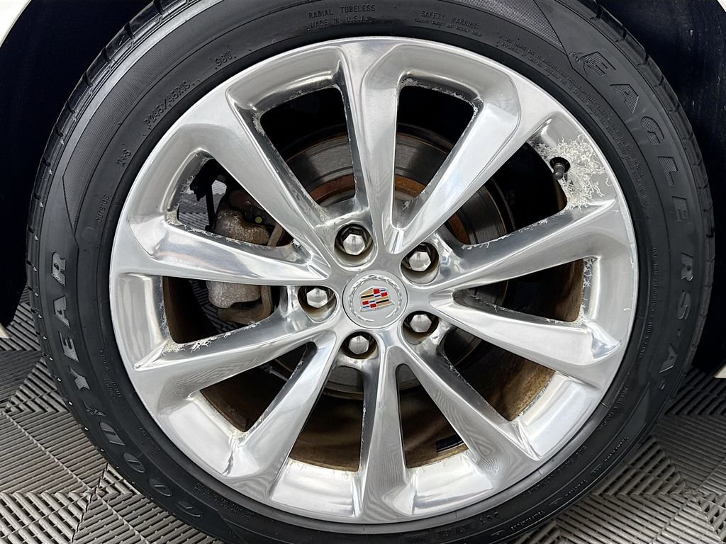 Used 2013 Cadillac XTS Luxury image 32