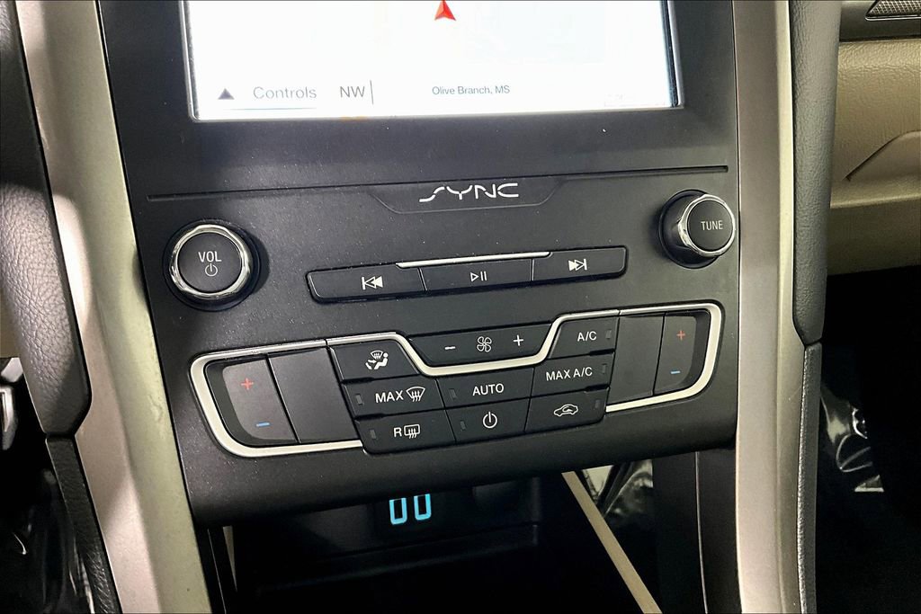 Used 2019 Ford Fusion SE image 33