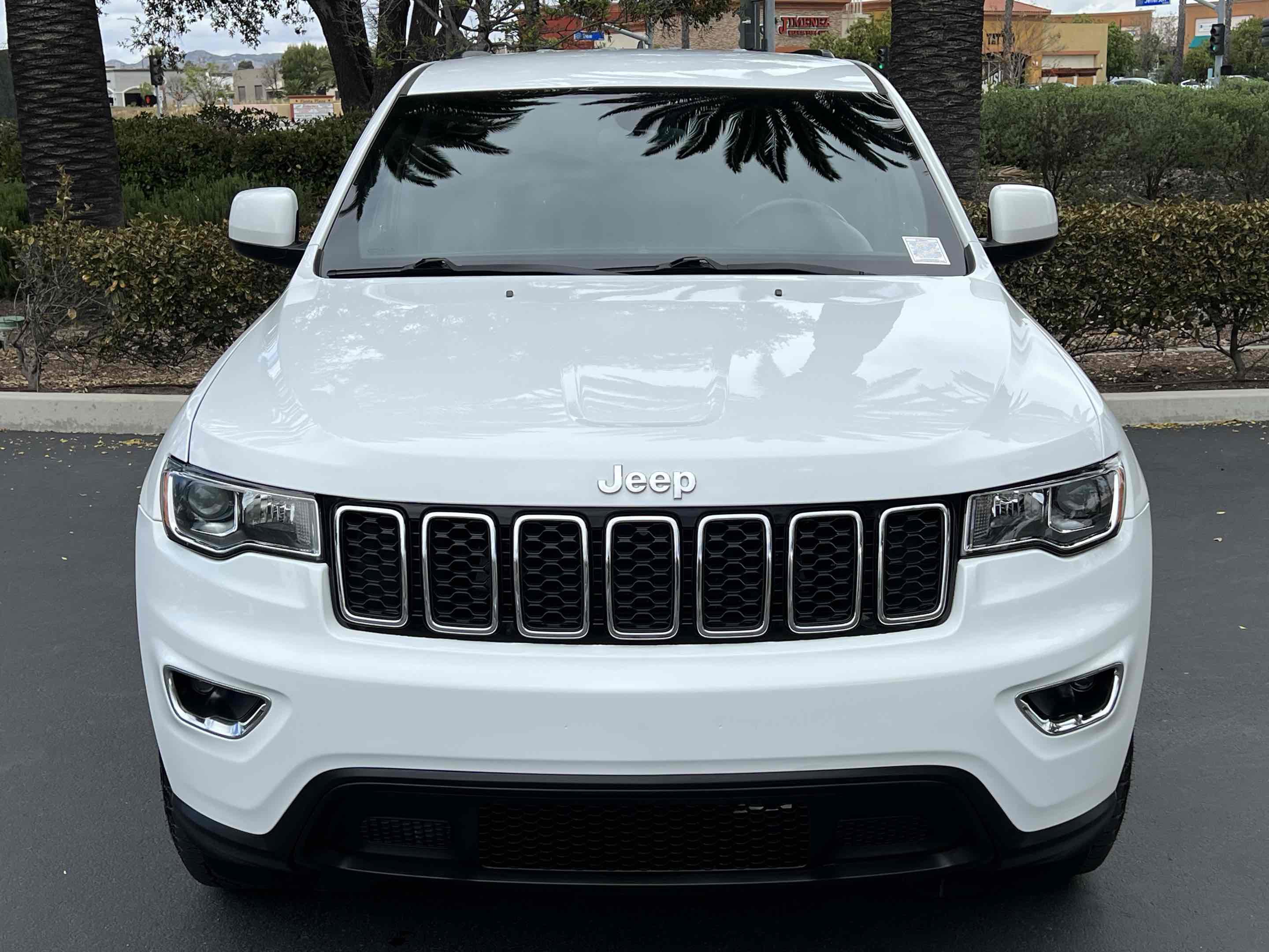 Used 2020 Jeep Grand Cherokee Laredo image 88