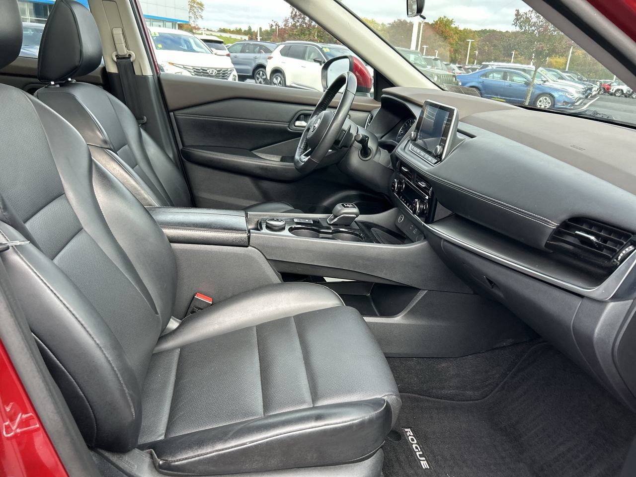 Used 2022 Nissan Rogue SV w/ SV Premium Package AWD/4WD image 13