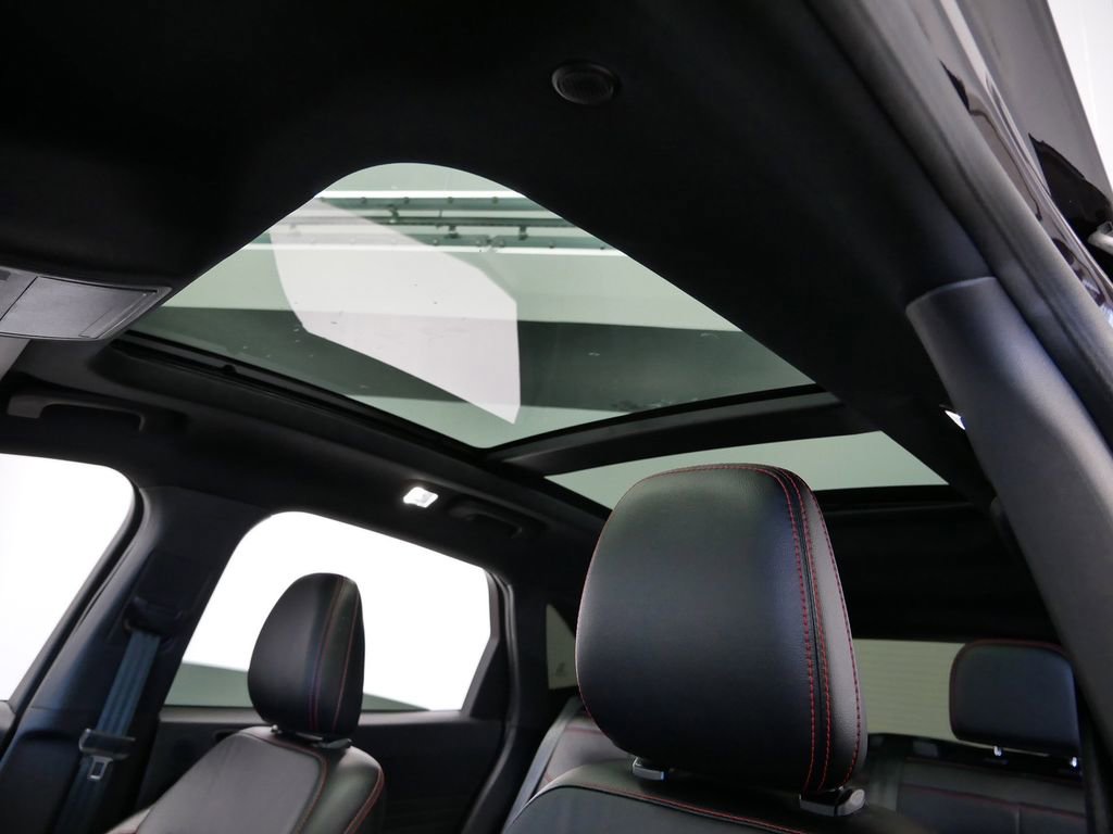 Used 2023 Ford Escape ST-Line Elite w/ Premium Technology Package image 4