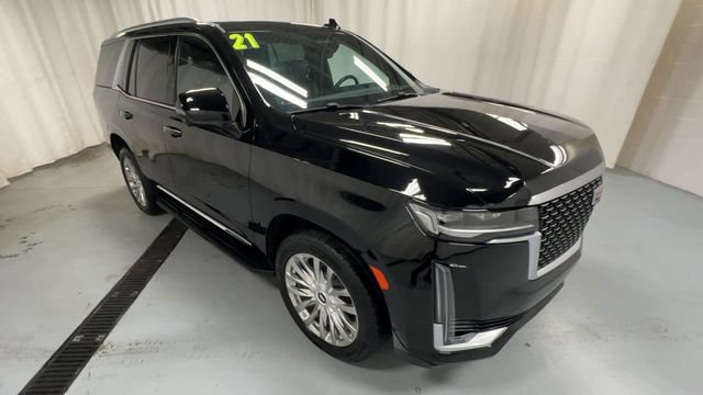 Used 2021 Cadillac Escalade Premium Luxury w/ Performance Package AWD/4WD image 2