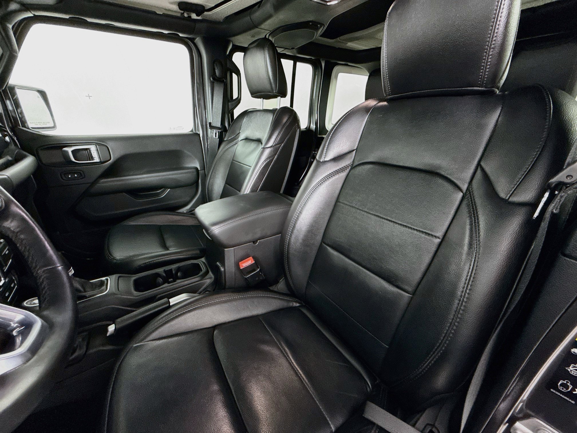 Used 2020 Jeep Wrangler Unlimited Sahara AWD/4WD image 11