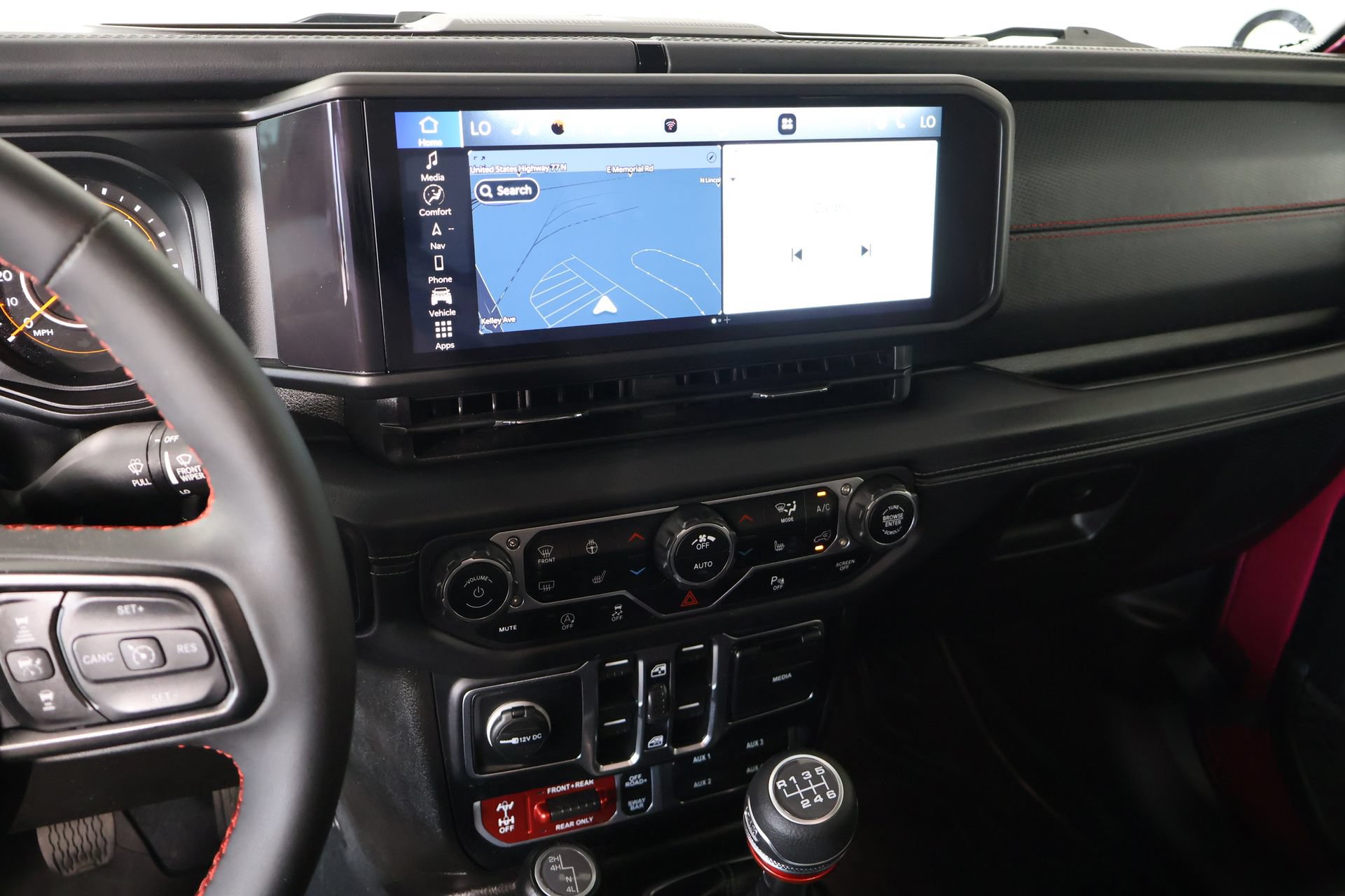 Used 2024 Jeep Gladiator Rubicon AWD/4WD image 5