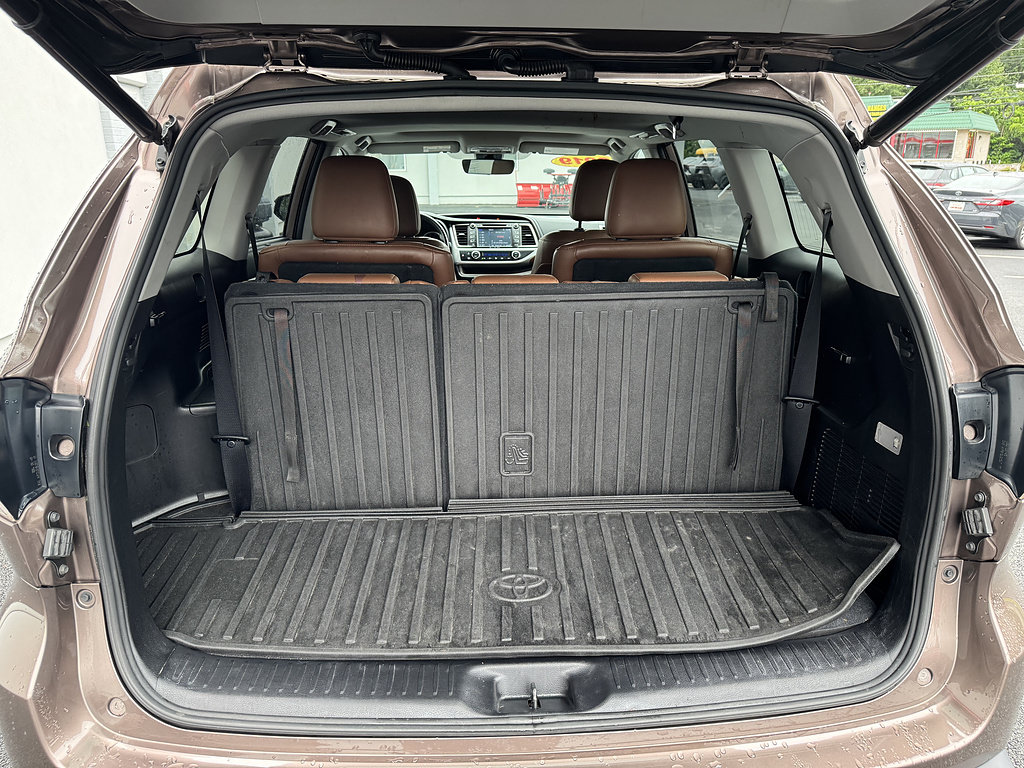 Certified 2019 Toyota Highlander Limited AWD/4WD image 11