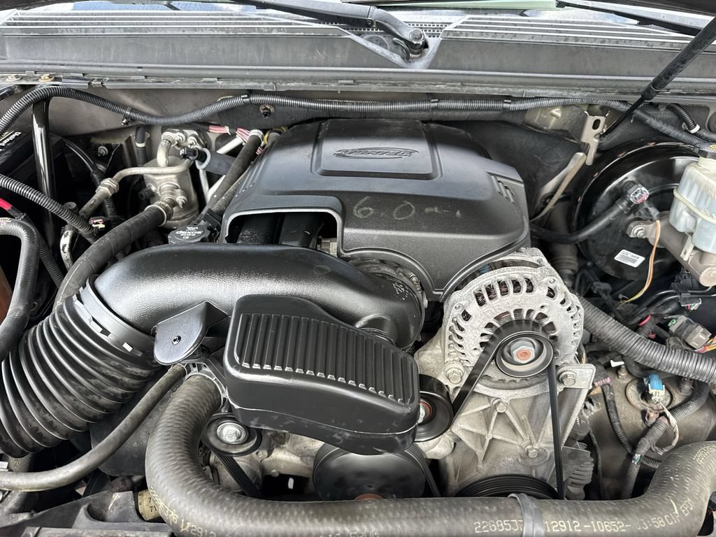 Used 2013 Cadillac Escalade Platinum RWD image 59
