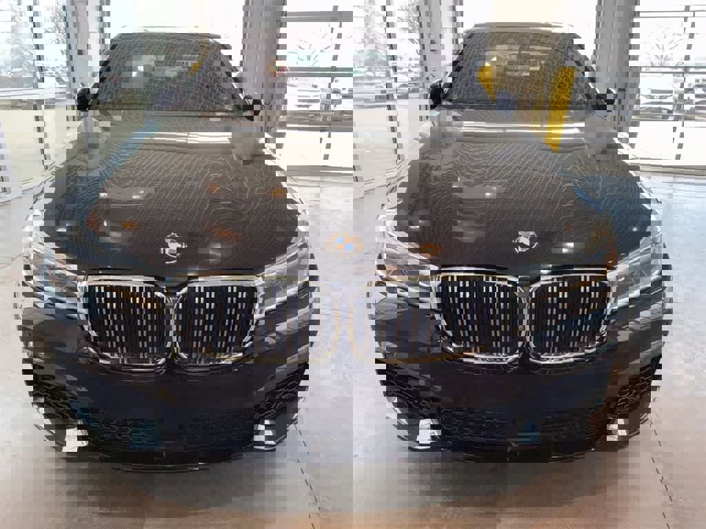 Used 2018 BMW 750i xDrive image 7