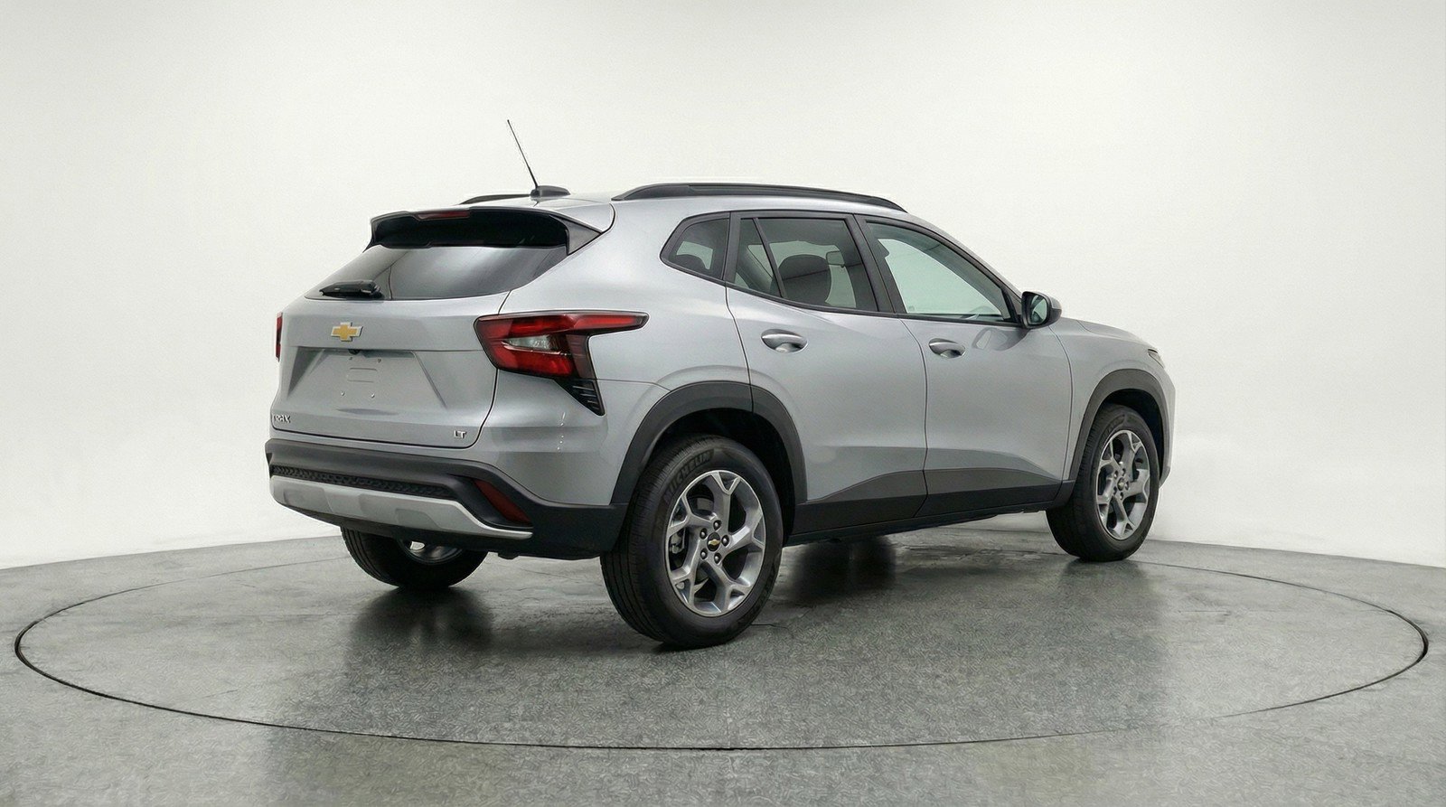 Used 2025 Chevrolet Trax LT image 9