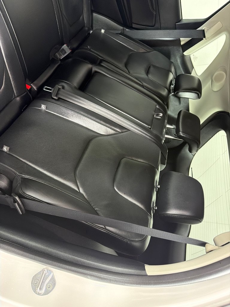 Used 2019 Ford Edge Titanium w/ Equipment Group 301A AWD/4WD image 21