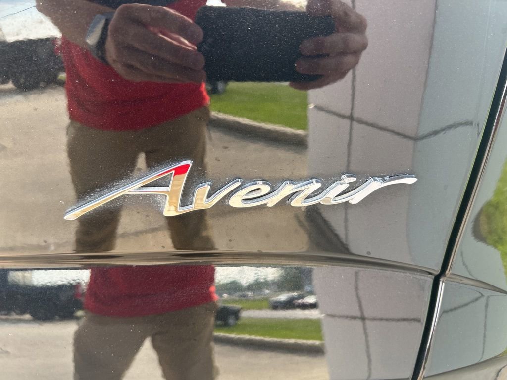 Used 2023 Buick Enclave Avenir w/ Avenir Technology Package image 31