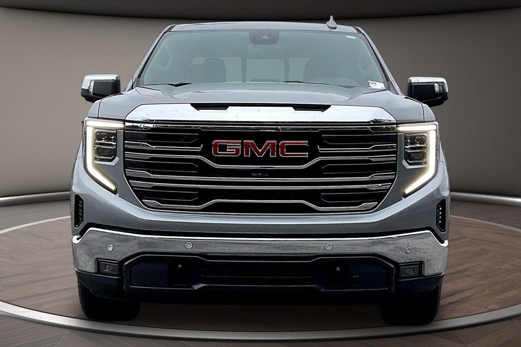 Used 2023 GMC Sierra 1500 SLT w/ SLT Premium Plus Package RWD image 2