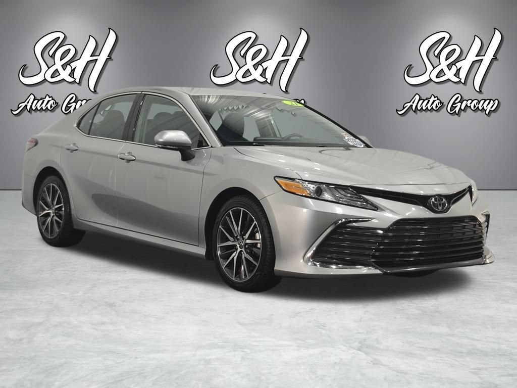 Used 2021 Toyota Camry XLE AWD/4WD image 2