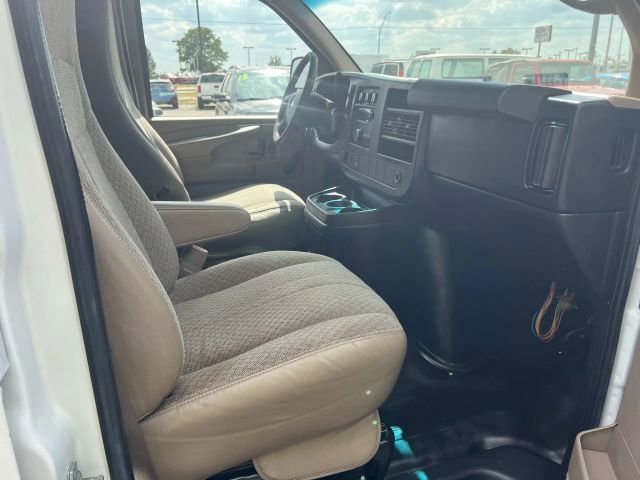 Used 2013 Chevrolet Express 2500 image 9