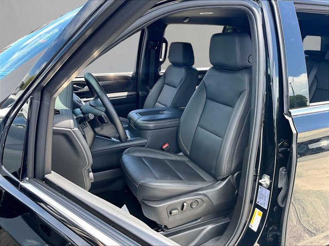 Used 2024 Chevrolet Suburban LT RWD image 26