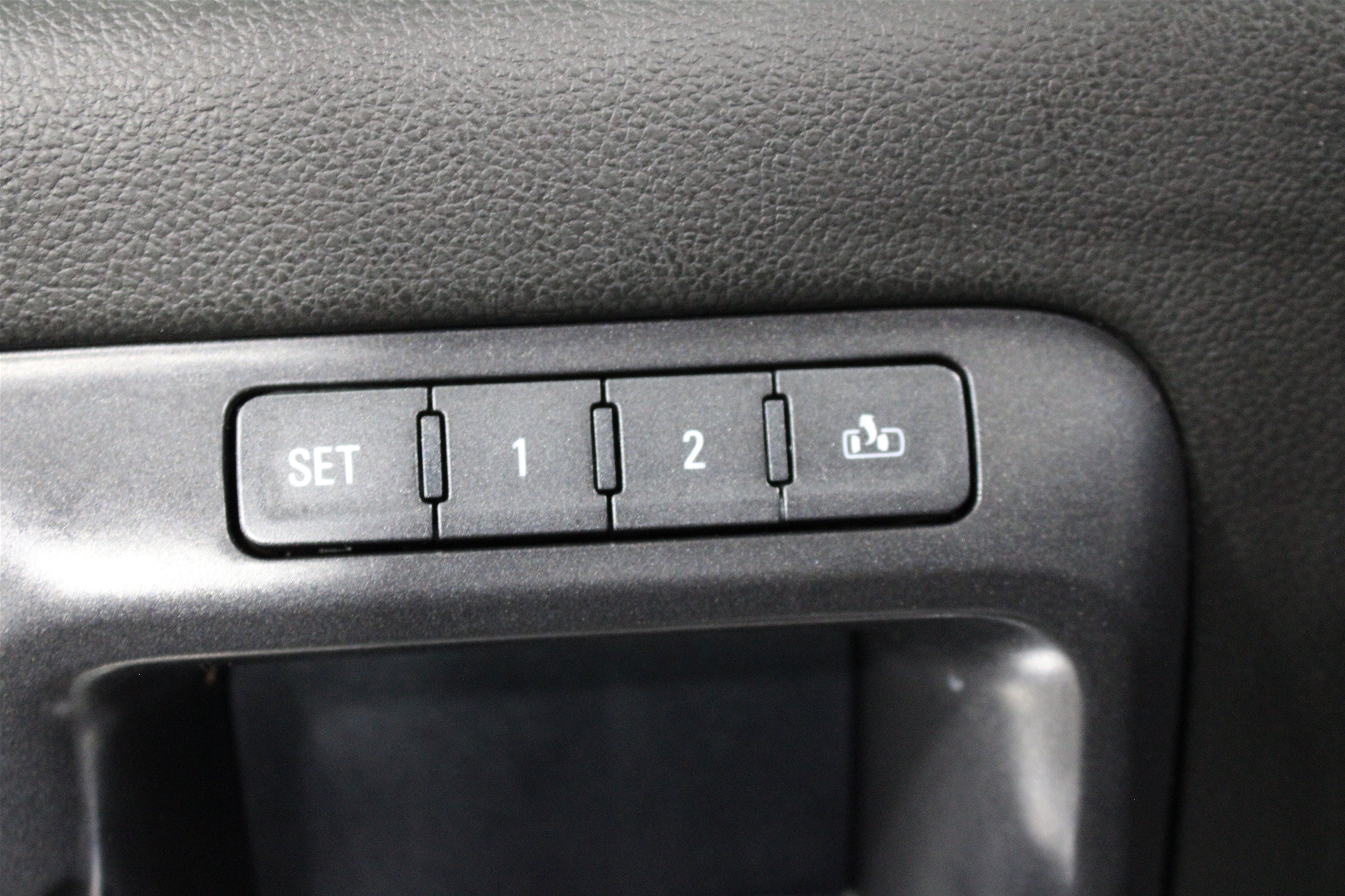 Used 2018 Chevrolet Silverado 2500 LTZ w/ Duramax Plus Package AWD/4WD image 8