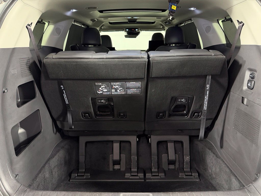 Used 2025 Kia Carnival SX FWD image 21