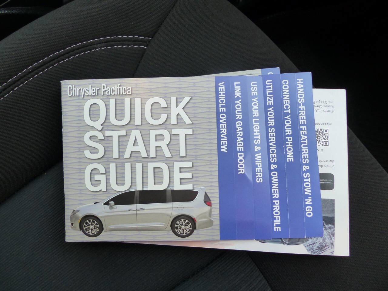 Used 2021 Chrysler Pacifica Touring w/ Uconnect Theater Family Group image 40