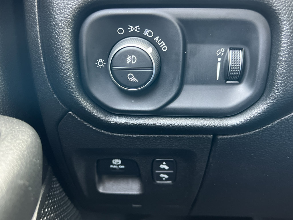 Used 2020 RAM 1500 Big Horn w/ Built-to-serve Edition AWD/4WD image 33