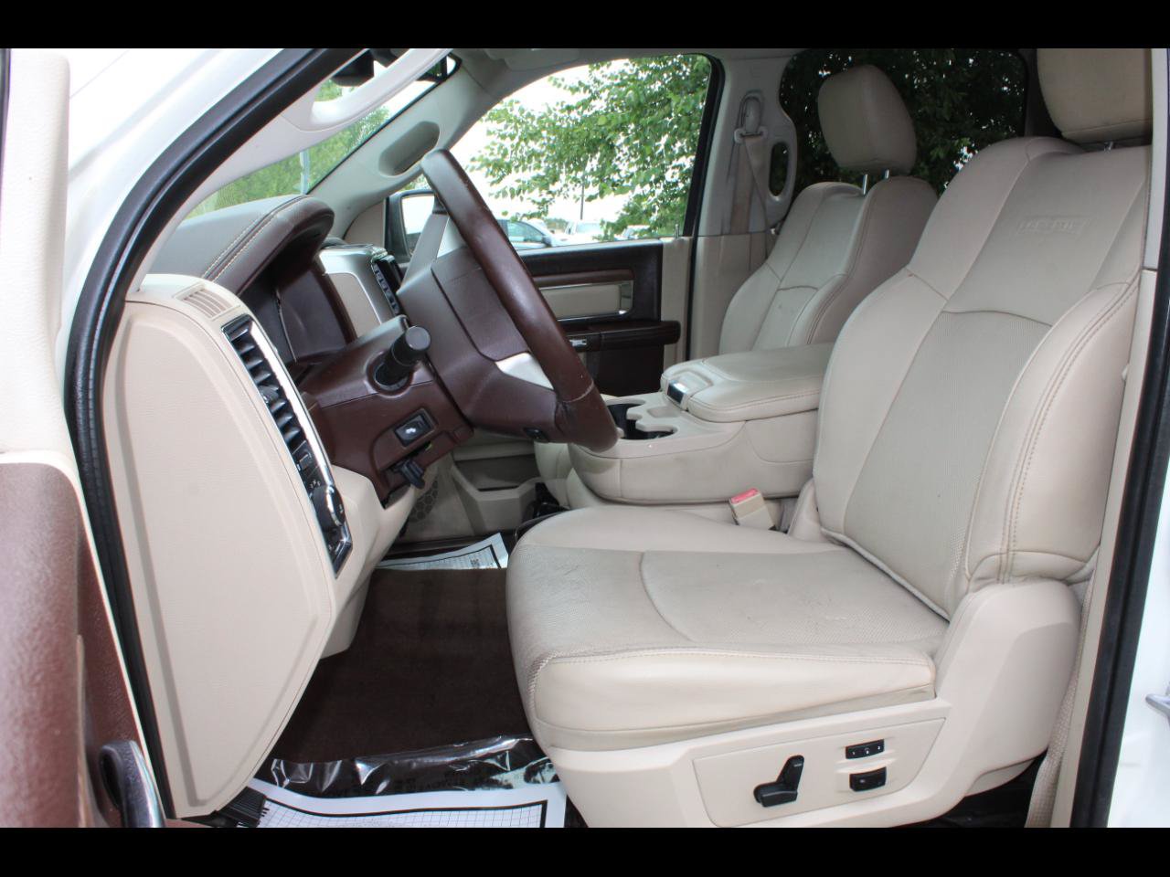 Used 2016 RAM 1500 Laramie w/ Convenience Group AWD/4WD image 12