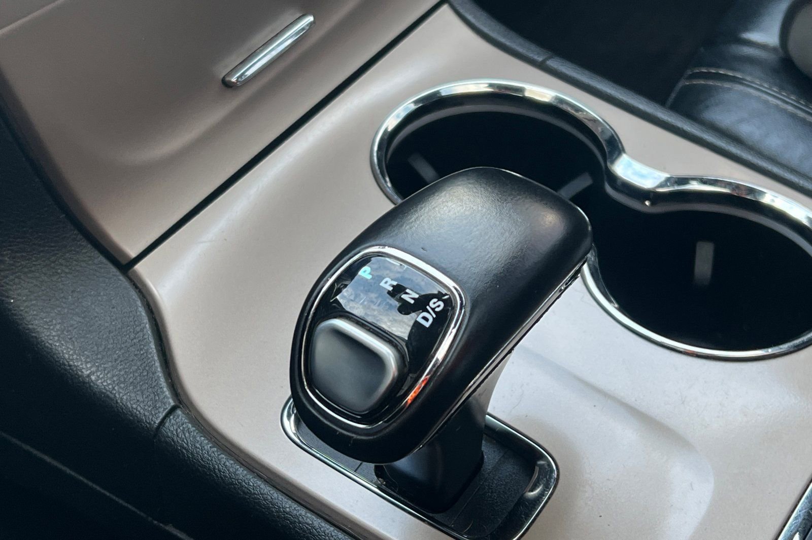 Used 2015 Jeep Grand Cherokee Limited w/ Trailer Tow Group IV image 23