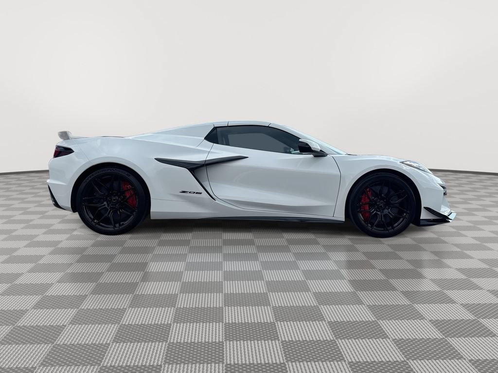 New 2027 Chevrolet Corvette Z06 w/ Z07 Performance Package RWD image 10