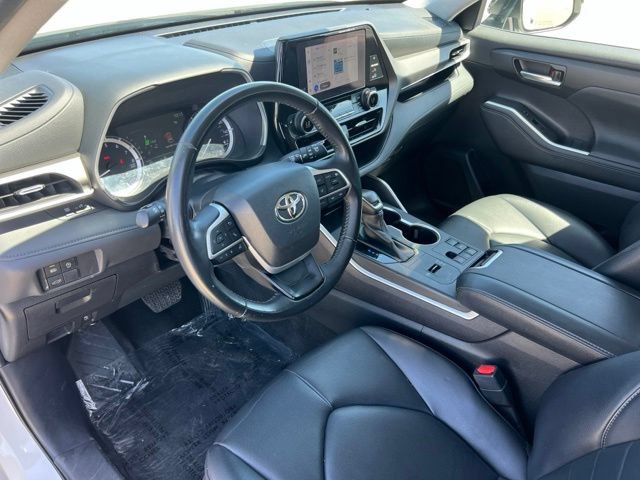 Used 2023 Toyota Highlander XLE FWD image 15