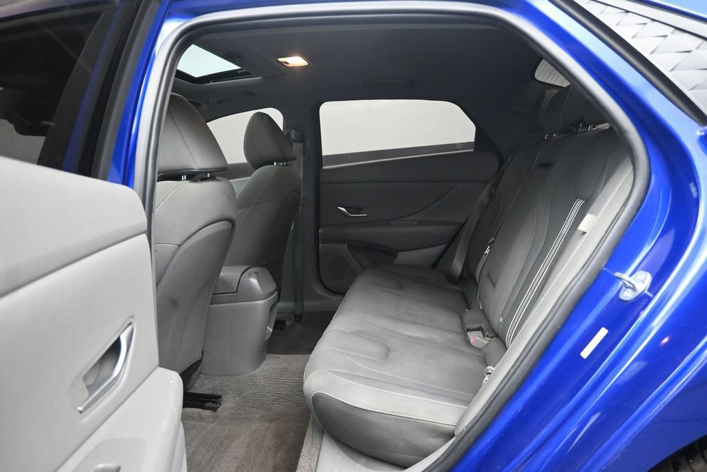 Used 2025 Hyundai Elantra SEL FWD image 25