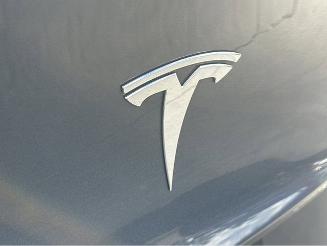 Used 2023 Tesla Model Y Long Range image 21