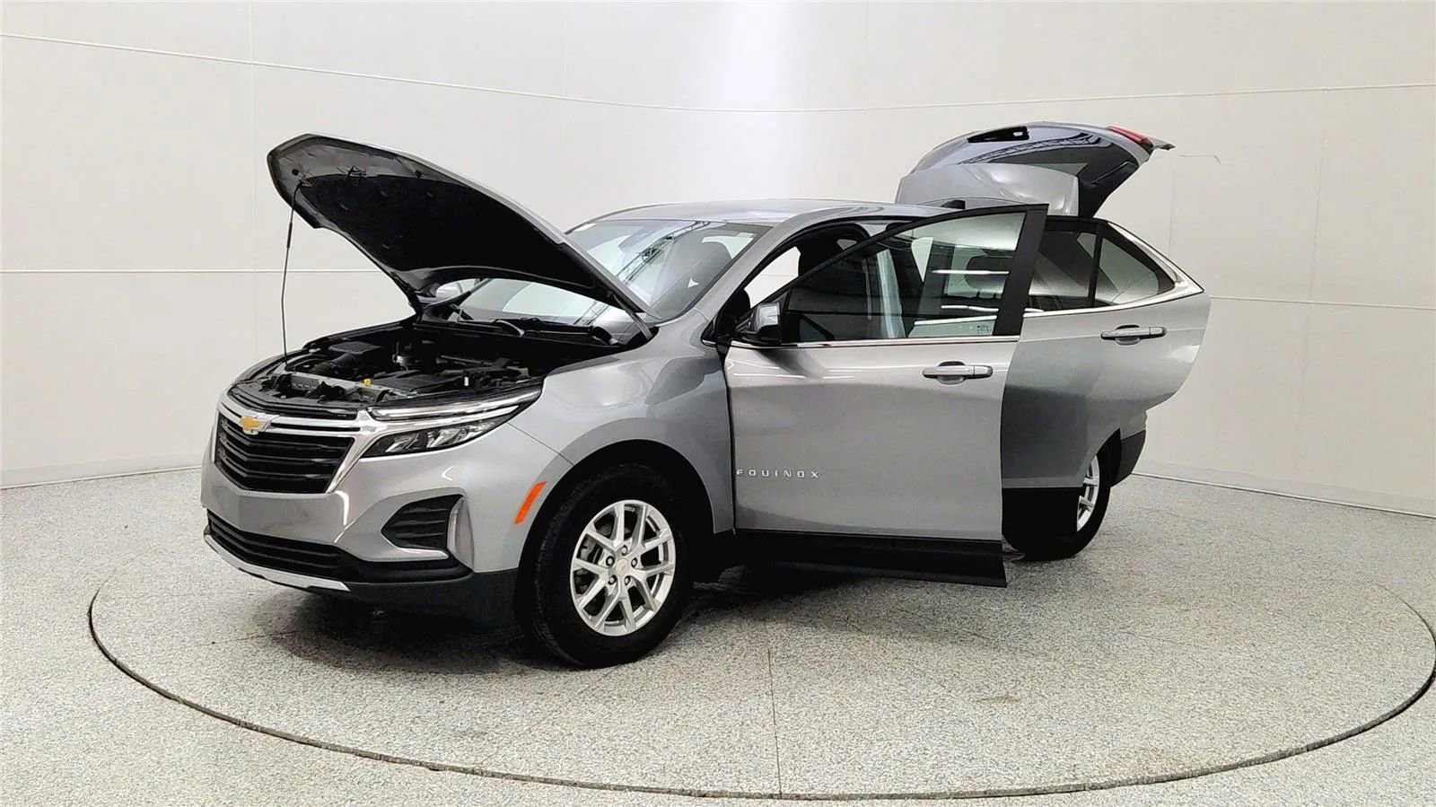 Used 2024 Chevrolet Equinox LT w/ LPO, Floor Liner Package image 10