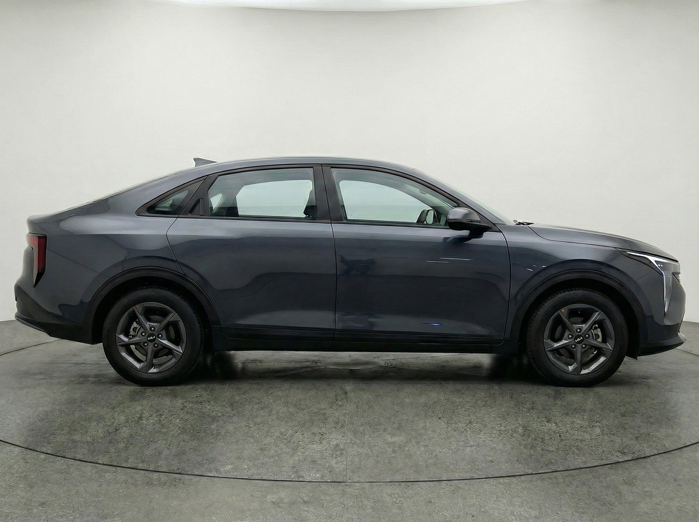 Used 2025 Kia K4 LXS image 11