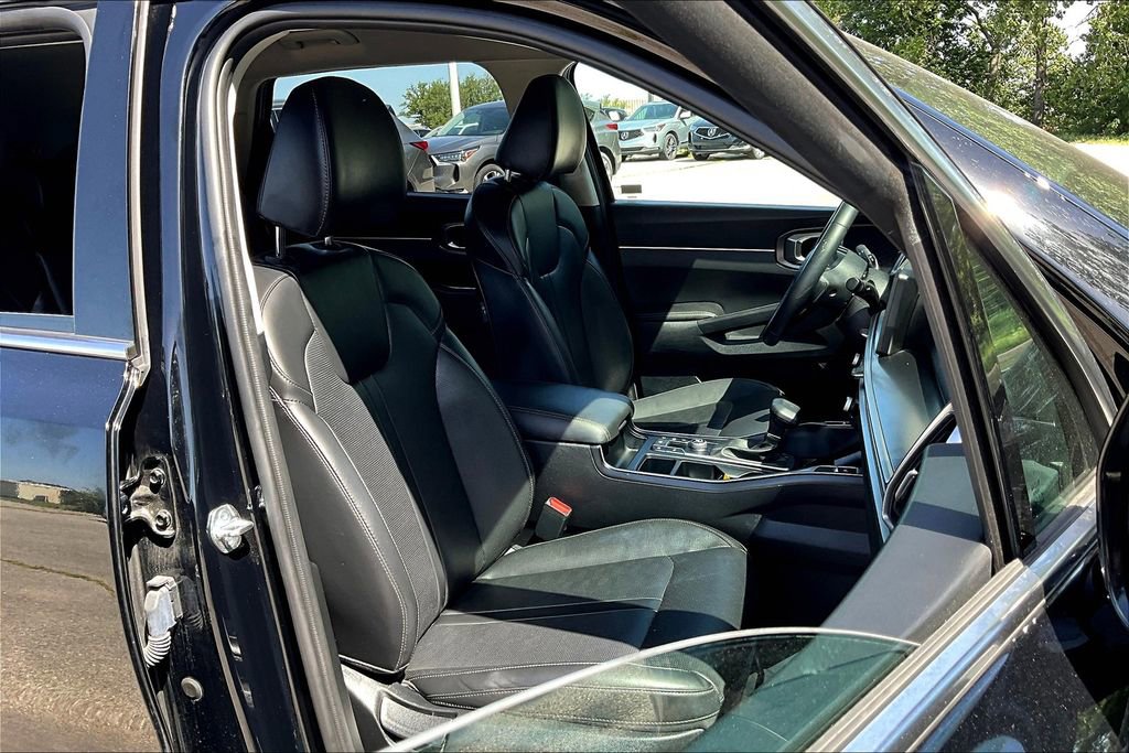 Used 2024 Kia Sorento S image 10