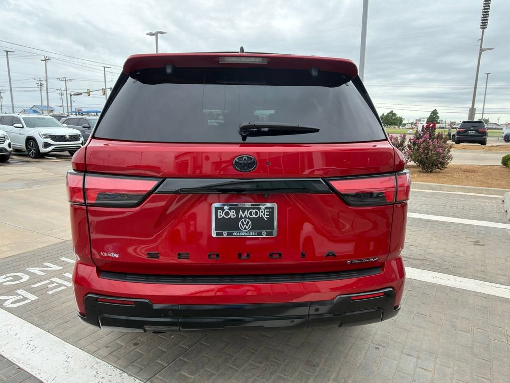 Used 2025 Toyota Sequoia Platinum AWD/4WD image 5