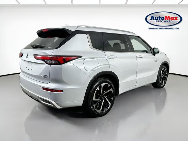 Used 2023 Mitsubishi Outlander SEL AWD/4WD image 2