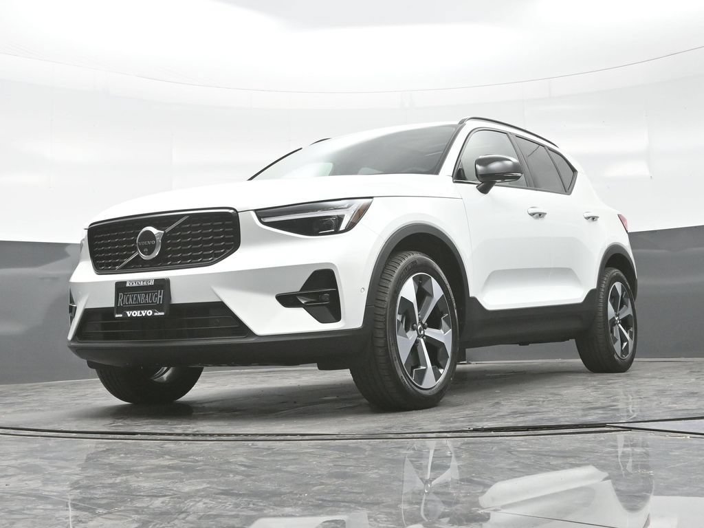 New 2026 Volvo XC40 B5 Plus w/ Climate Package AWD/4WD image 23