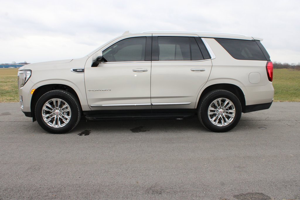 Used 2023 GMC Yukon SLT w/ SLT Luxury Package image 4