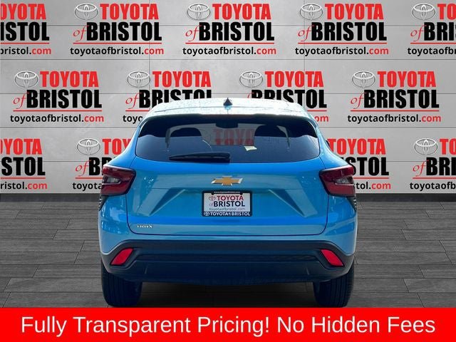 Used 2026 Chevrolet Trax LS w/ LS Convenience Package FWD image 4