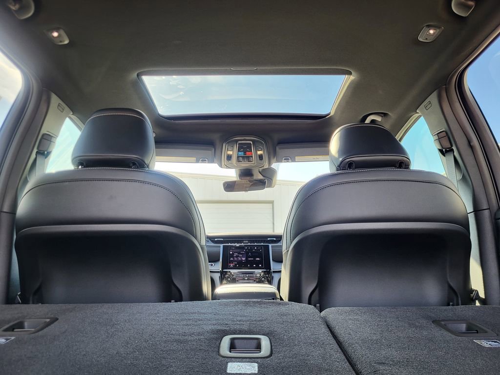New 2025 Jeep Grand Cherokee Altitude RWD image 27