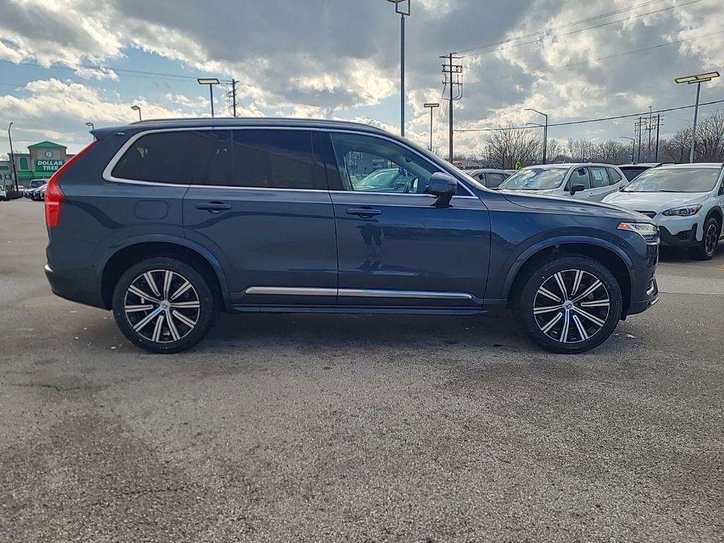 Used 2023 Volvo XC90 B6 Plus image 7