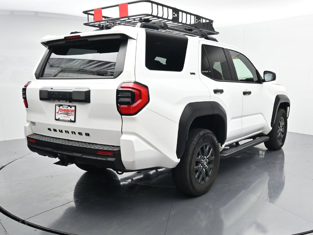 Used 2025 Toyota 4Runner SR5 AWD/4WD image 7