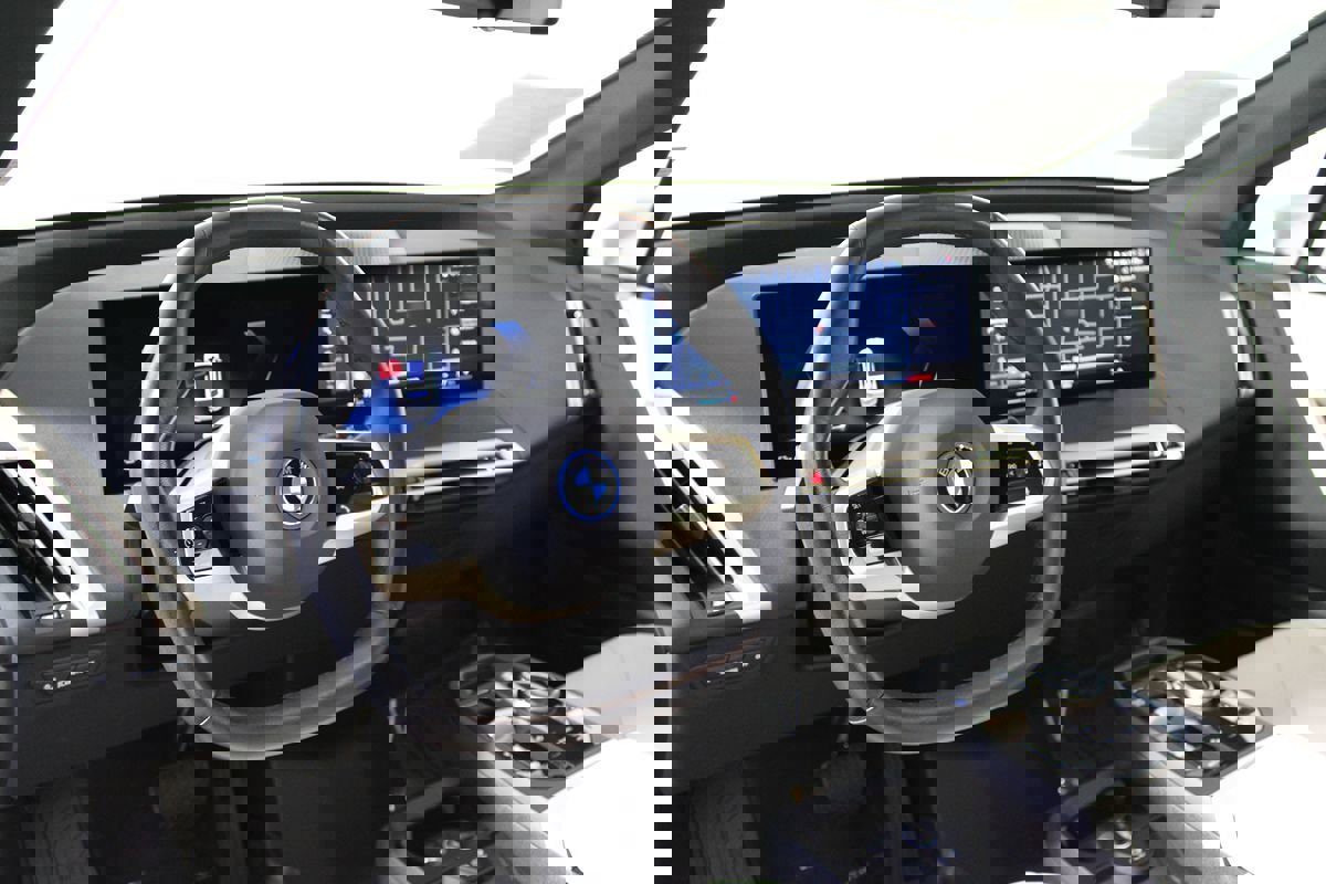 Used 2023 BMW iX xDrive50 w/ Sport Package image 42