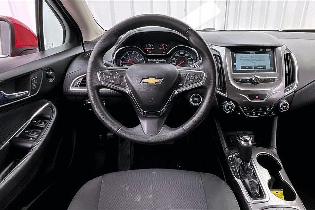 Used 2017 Chevrolet Cruze LT w/ Convenience Package FWD image 5