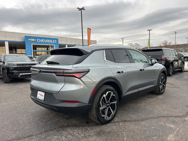 New 2026 Chevrolet Equinox EV LT image 3