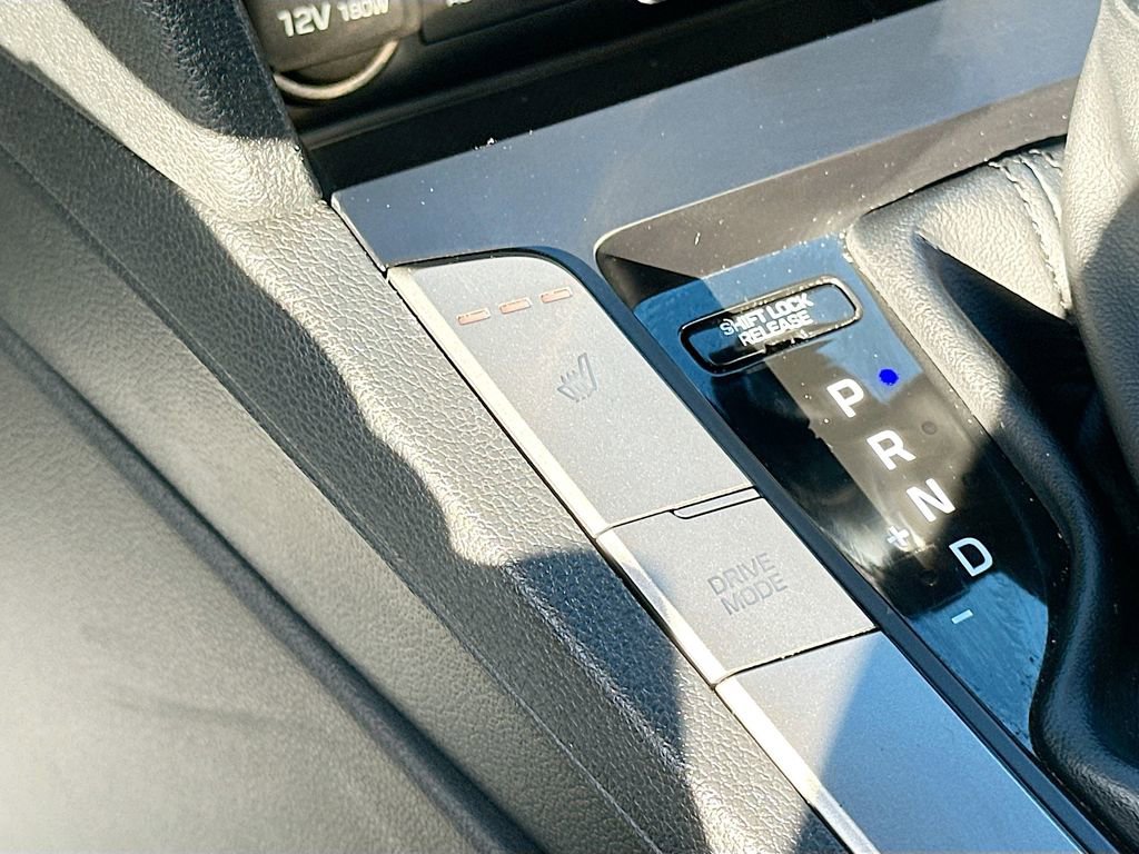 Used 2017 Hyundai Elantra Limited FWD image 19