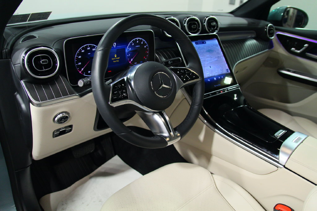 Certified 2025 Mercedes-Benz GLC 300 image 6