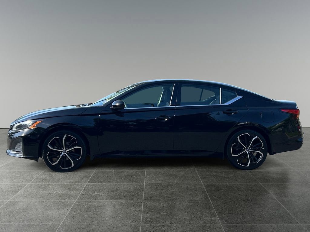 Used 2025 Nissan Altima 2.5 SR FWD image 5