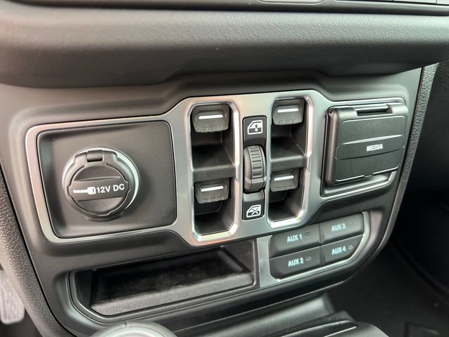 New 2026 Jeep Wrangler Unlimited Sahara w/ Safety Group AWD/4WD image 21