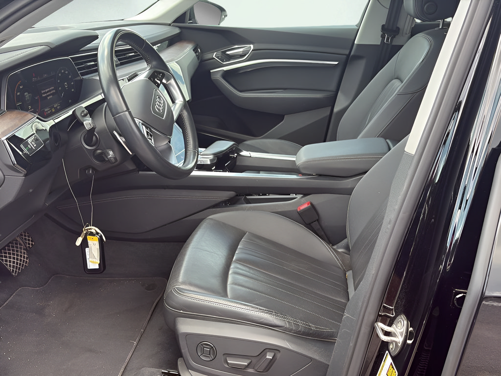 Used 2019 Audi e-tron Premium Plus AWD/4WD image 5